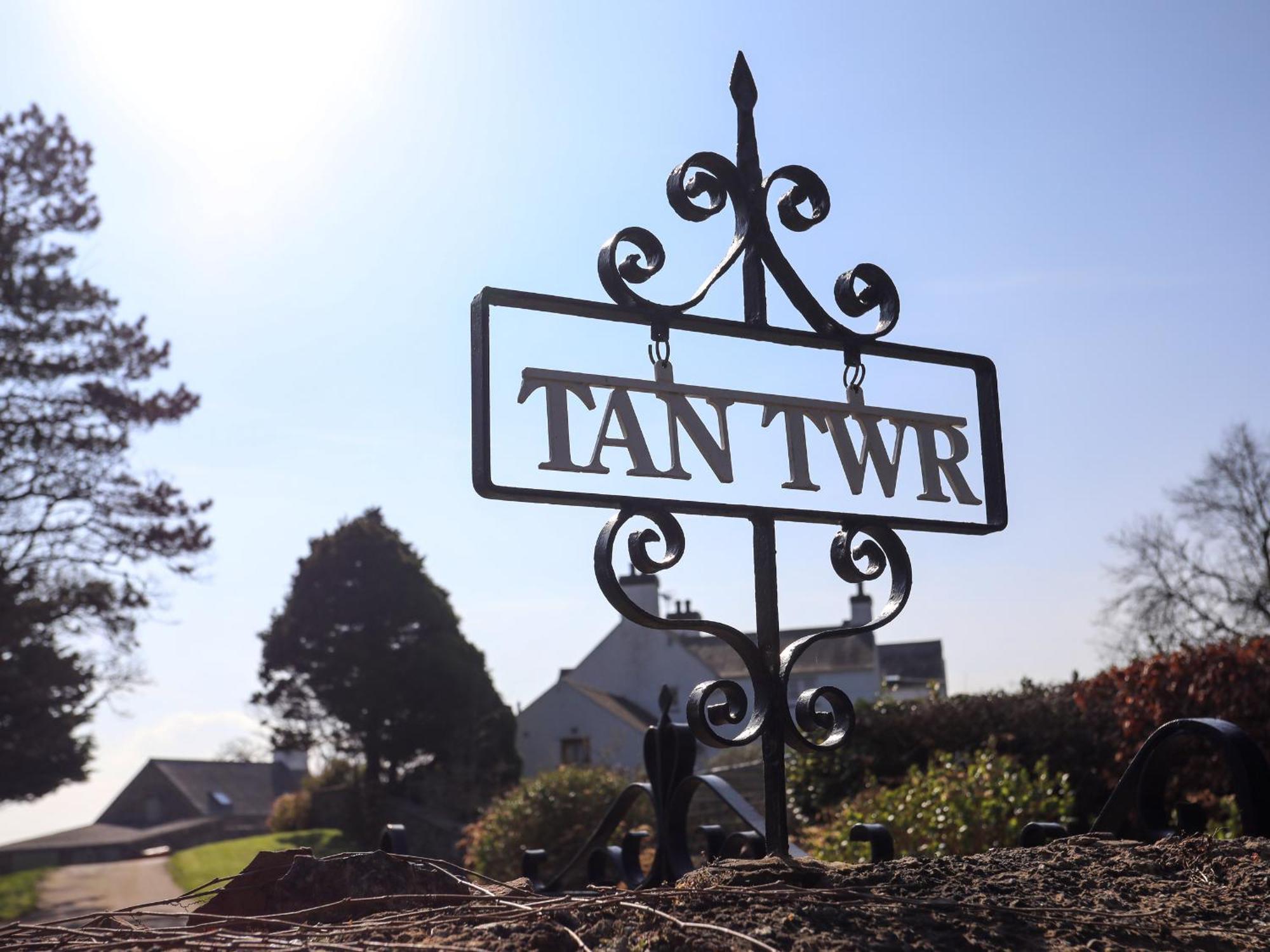 Tan Twr Farm Cottage Dwyran Esterno foto